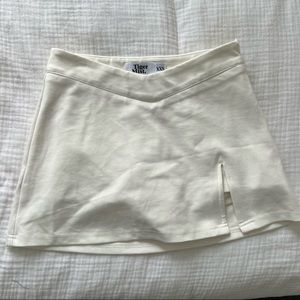 White Tiger Mist mini skort 🤍